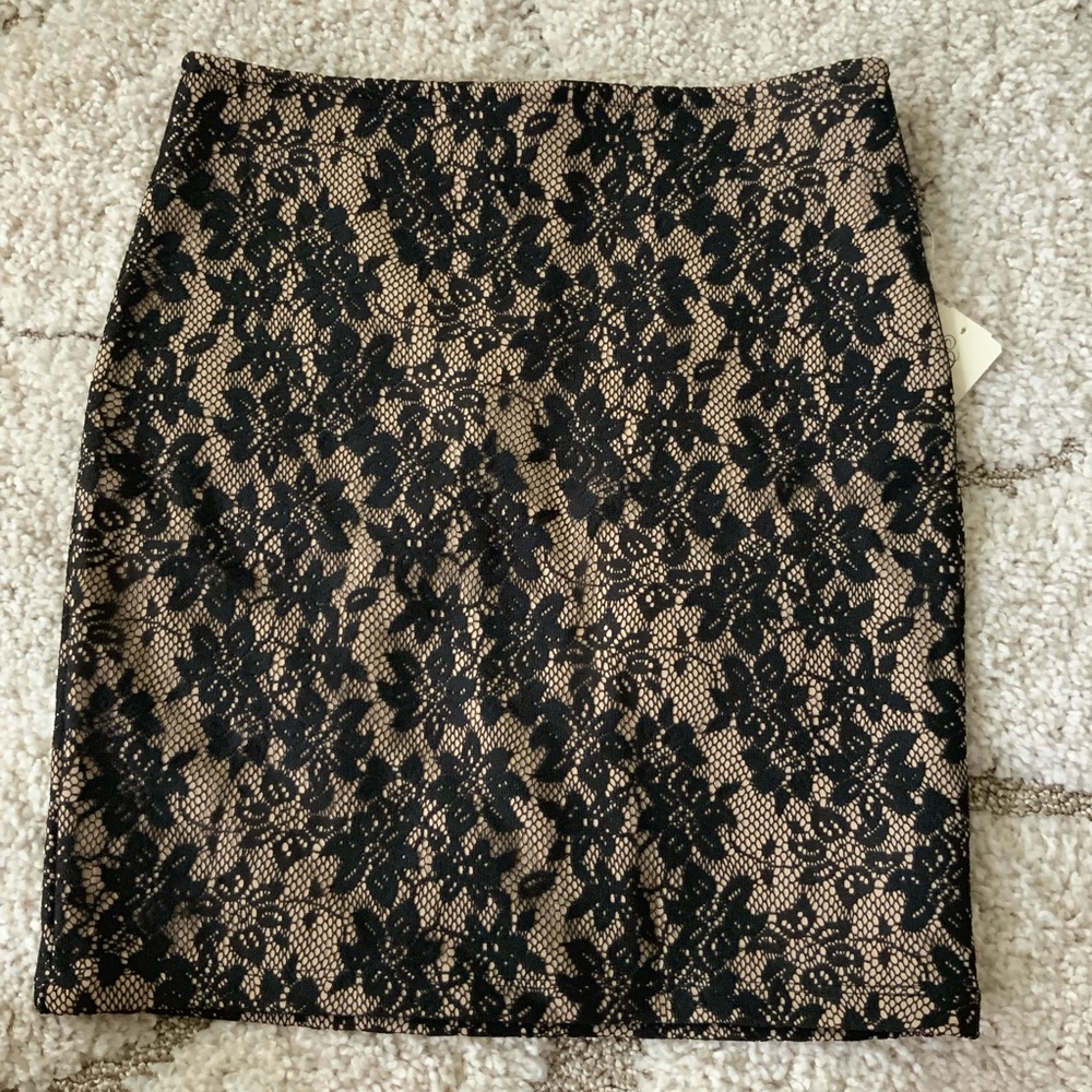 Forever 21 Nude Lace Skirt